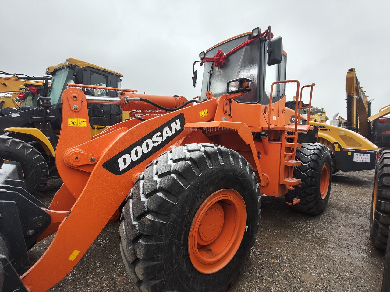 DOOSAN DL505 - Pyöräkuormaaja: kuva DOOSAN DL505 - Pyöräkuormaaja DOOSAN DL505 - Pyöräkuormaaja: kuva DOOSAN DL505 - Pyöräkuormaaja