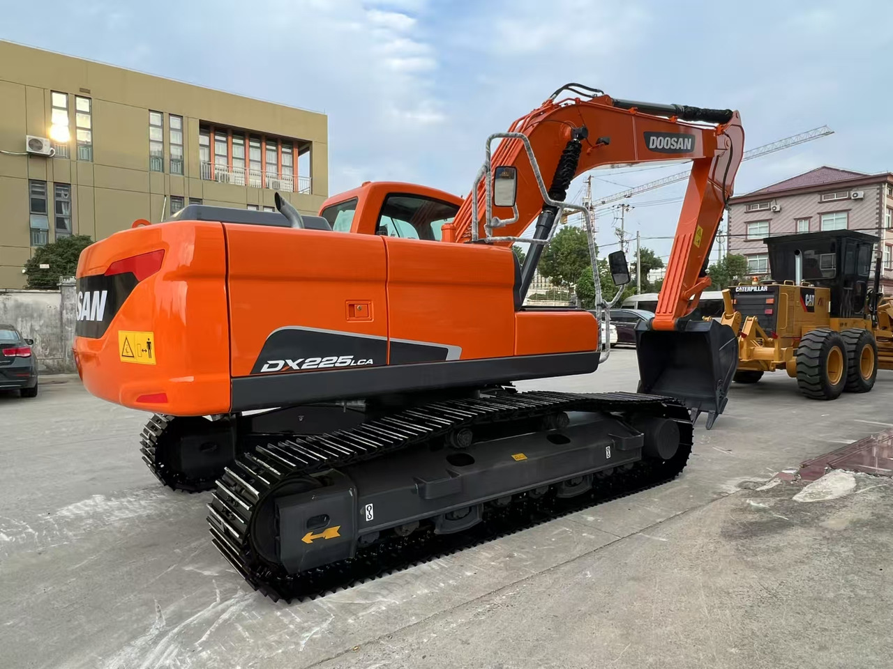 DOOSAN DX225LCA - Telakaivukone: kuva DOOSAN DX225LCA - Telakaivukone DOOSAN DX225LCA - Telakaivukone: kuva DOOSAN DX225LCA - Telakaivukone