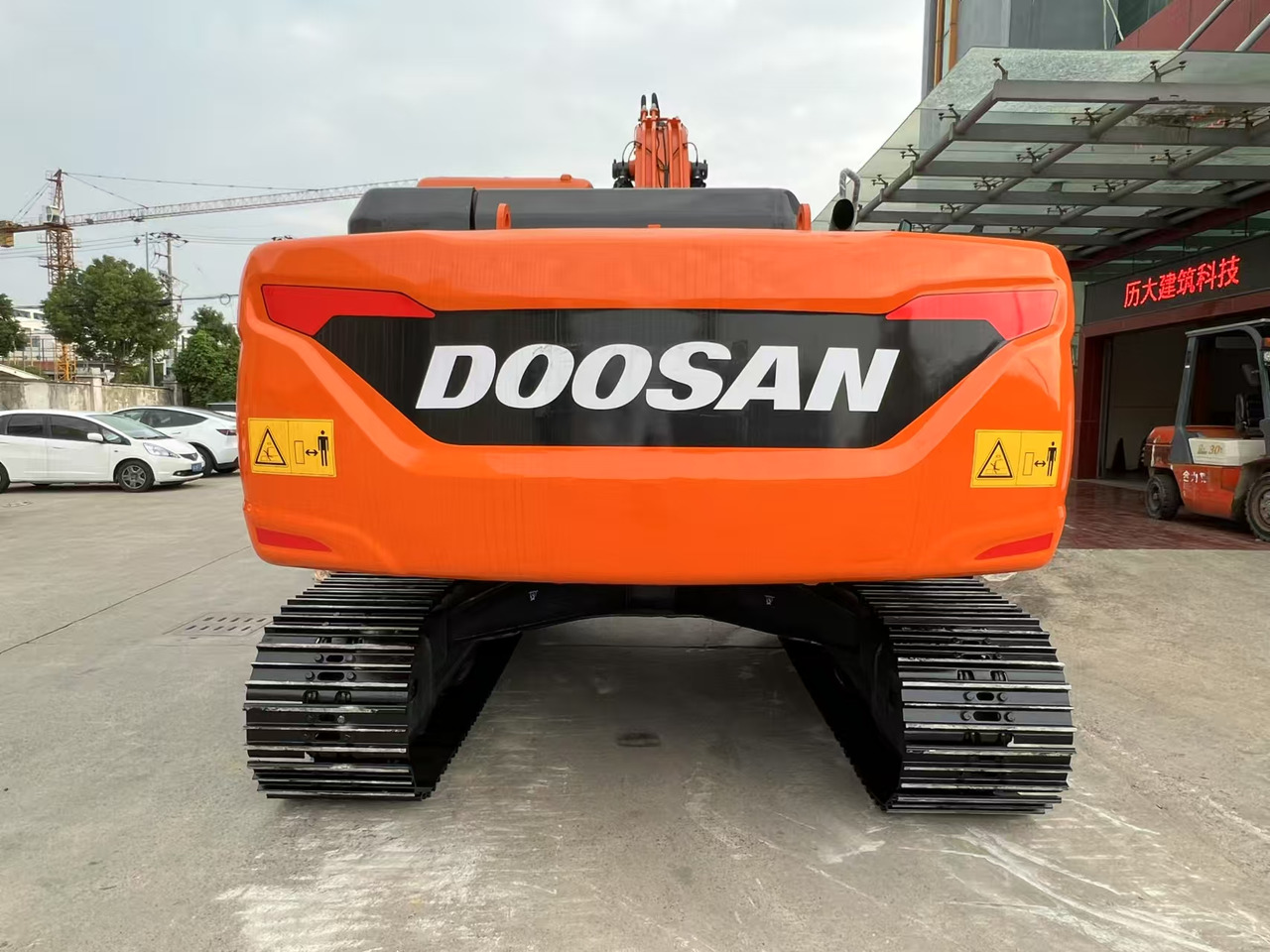 DOOSAN DX225LCA - Telakaivukone: kuva DOOSAN DX225LCA - Telakaivukone DOOSAN DX225LCA - Telakaivukone: kuva DOOSAN DX225LCA - Telakaivukone