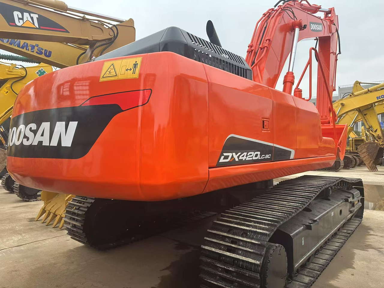 DOOSAN DX420LC-9C - Telakaivukone: kuva DOOSAN DX420LC-9C - Telakaivukone DOOSAN DX420LC-9C - Telakaivukone: kuva DOOSAN DX420LC-9C - Telakaivukone