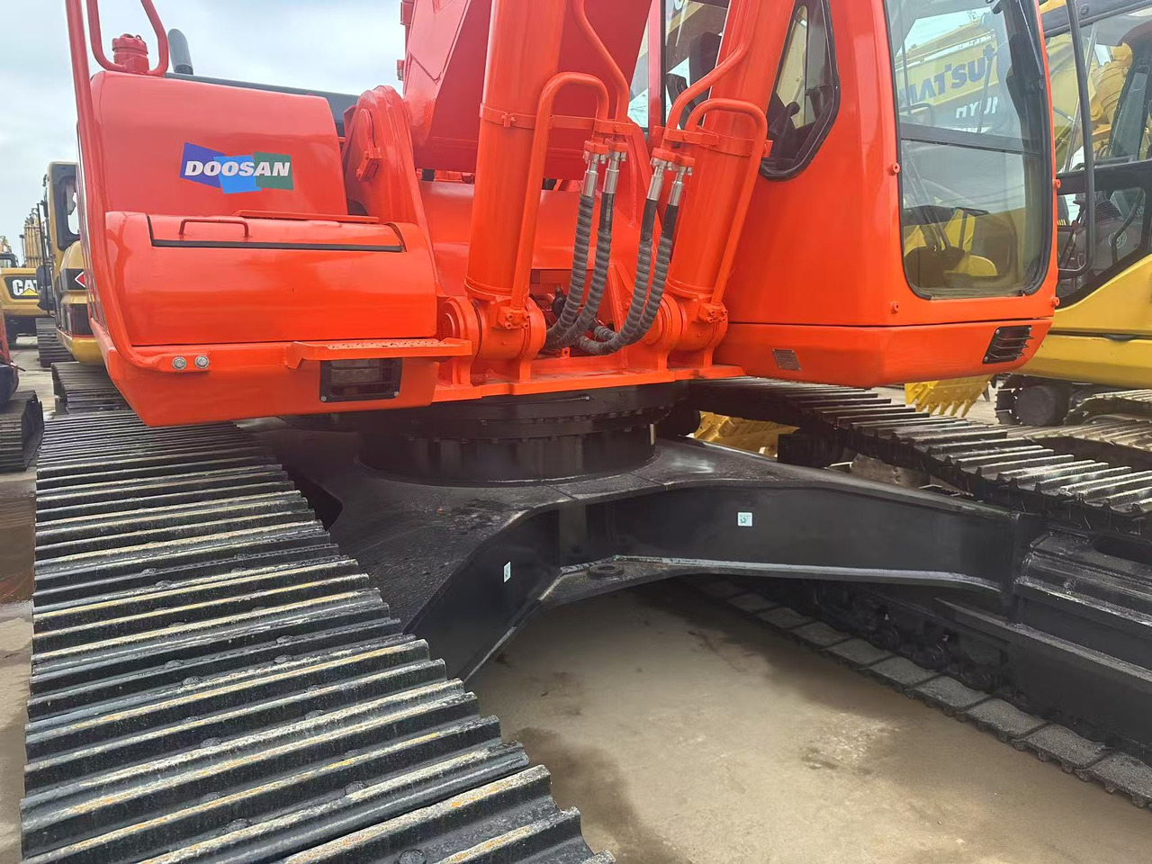 DOOSAN DX420LC-9C - Telakaivukone: kuva DOOSAN DX420LC-9C - Telakaivukone DOOSAN DX420LC-9C - Telakaivukone: kuva DOOSAN DX420LC-9C - Telakaivukone