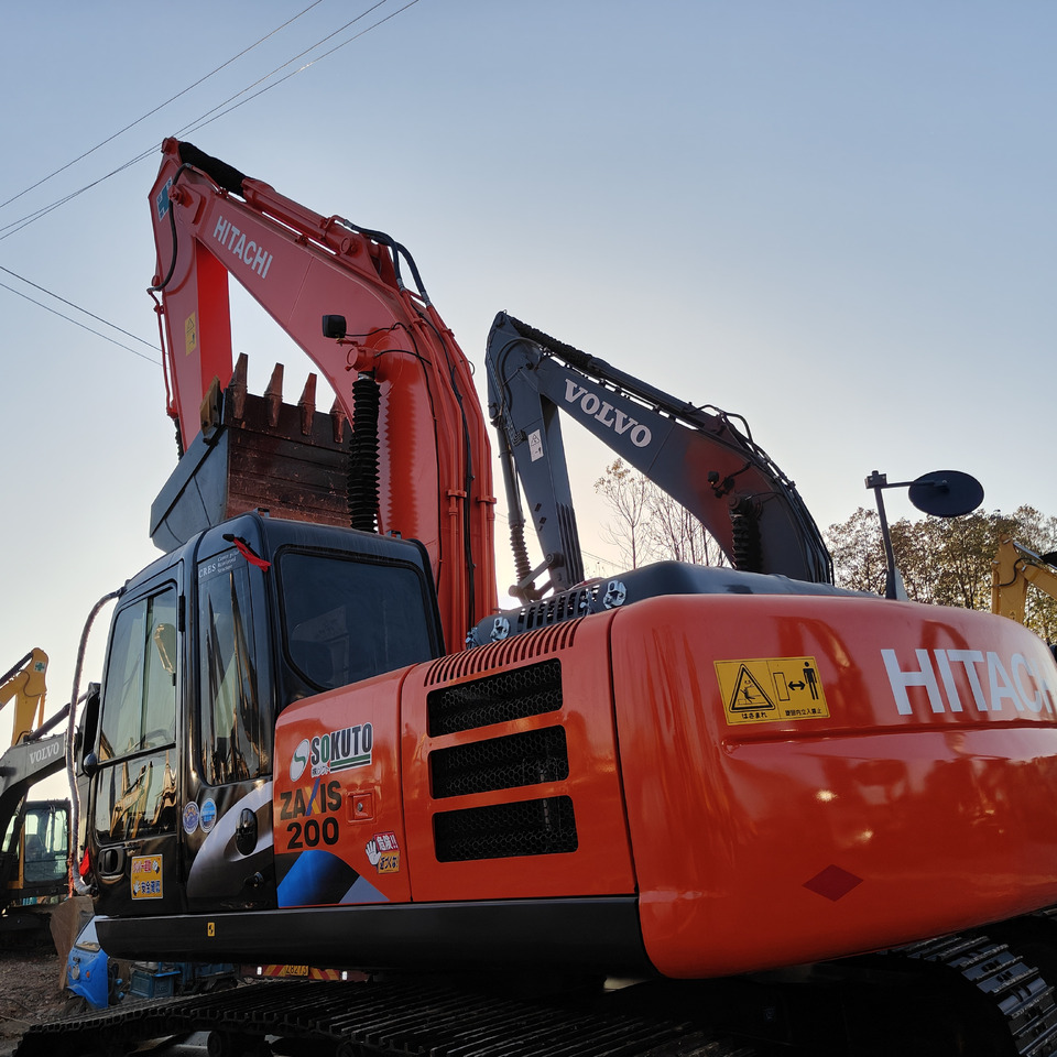 HITACHI ZX200-5G - Telakaivukone: kuva HITACHI ZX200-5G - Telakaivukone HITACHI ZX200-5G - Telakaivukone: kuva HITACHI ZX200-5G - Telakaivukone