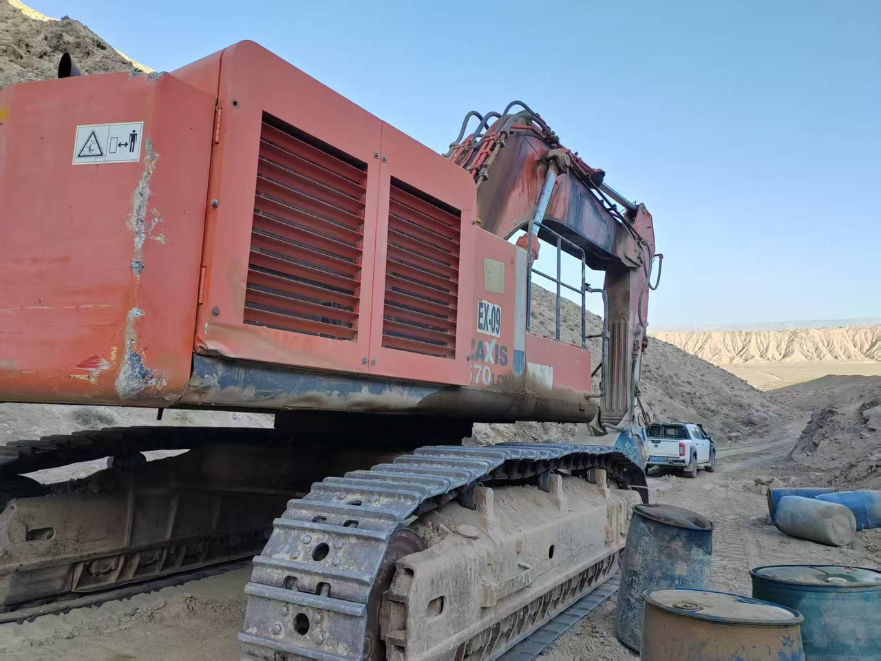 HITACHI ZX670 - Telakaivukone: kuva HITACHI ZX670 - Telakaivukone HITACHI ZX670 - Telakaivukone: kuva HITACHI ZX670 - Telakaivukone