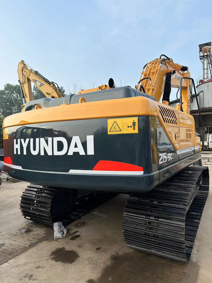 HYUNDAI R215-9C - Telakaivukone: kuva HYUNDAI R215-9C - Telakaivukone HYUNDAI R215-9C - Telakaivukone: kuva HYUNDAI R215-9C - Telakaivukone