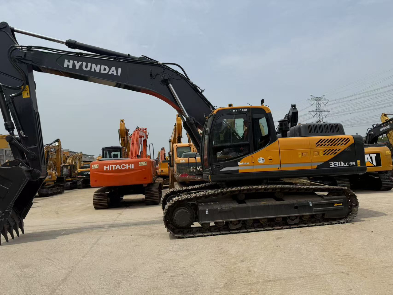 HYUNDAI R330LC-9S - Telakaivukone: kuva HYUNDAI R330LC-9S - Telakaivukone HYUNDAI R330LC-9S - Telakaivukone: kuva HYUNDAI R330LC-9S - Telakaivukone