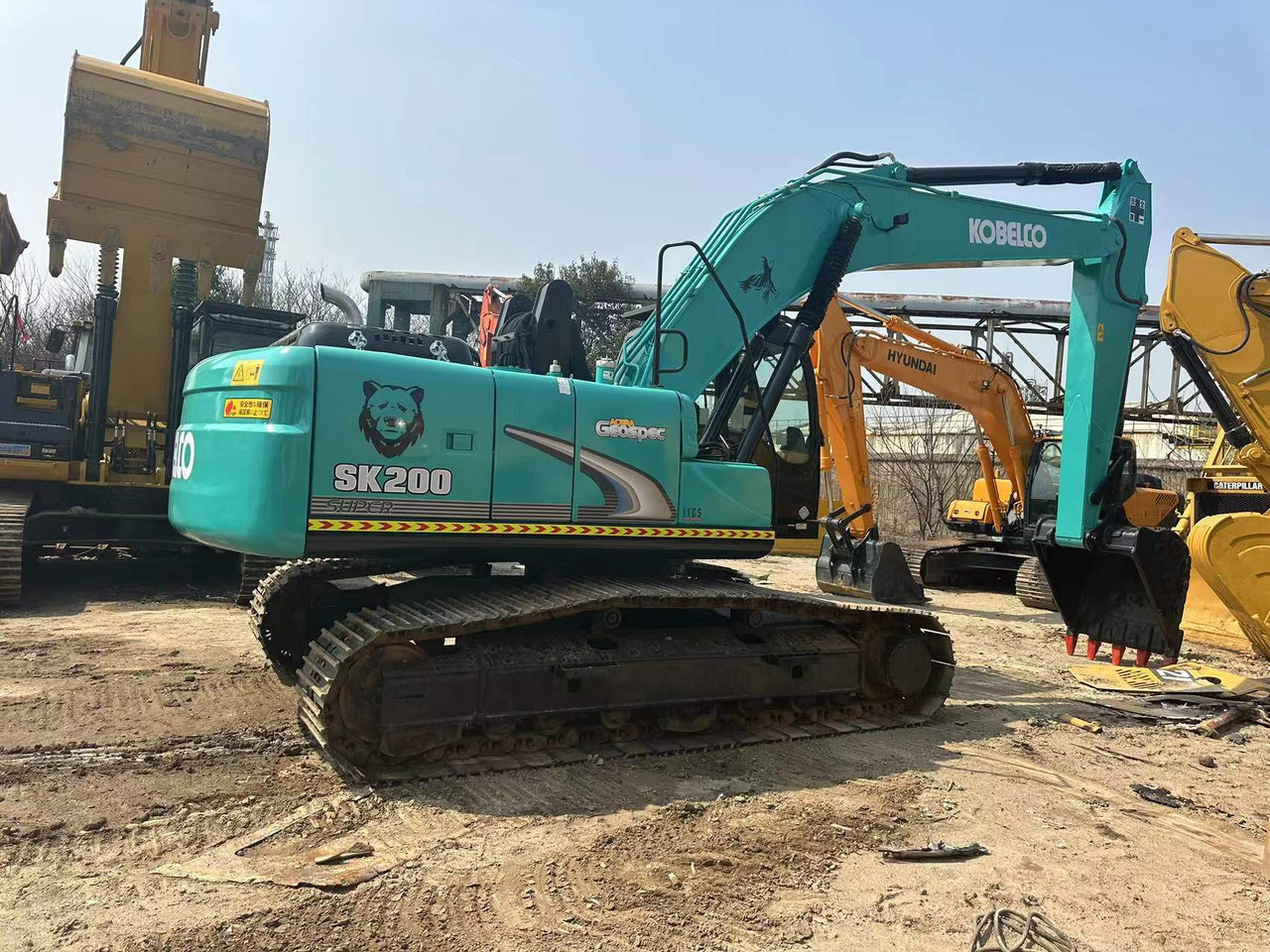 KOBELCO SK200-8 - Telakaivukone: kuva KOBELCO SK200-8 - Telakaivukone KOBELCO SK200-8 - Telakaivukone: kuva KOBELCO SK200-8 - Telakaivukone