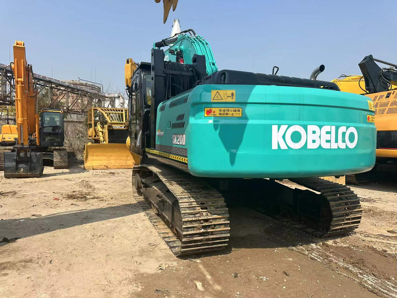 KOBELCO SK200-8 - Telakaivukone: kuva KOBELCO SK200-8 - Telakaivukone KOBELCO SK200-8 - Telakaivukone: kuva KOBELCO SK200-8 - Telakaivukone