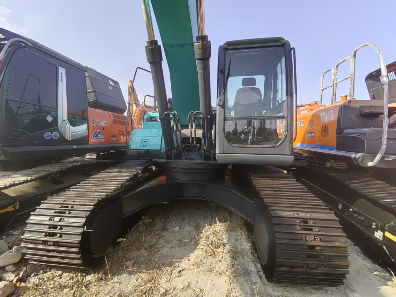 KOBELCO SK210-8 - Minikuormaaja: kuva KOBELCO SK210-8 - Minikuormaaja KOBELCO SK210-8 - Minikuormaaja: kuva KOBELCO SK210-8 - Minikuormaaja