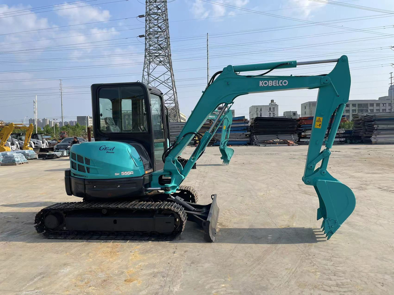 KOBELCO SK55SR - Minikuormaaja: kuva KOBELCO SK55SR - Minikuormaaja KOBELCO SK55SR - Minikuormaaja: kuva KOBELCO SK55SR - Minikuormaaja