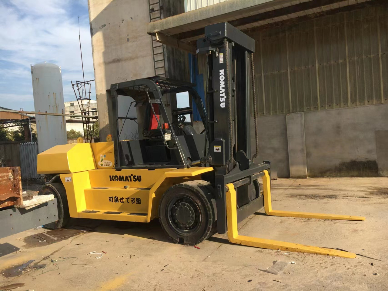 KOMATSU 15-ton - Dieseltrukki: kuva KOMATSU 15-ton - Dieseltrukki KOMATSU 15-ton - Dieseltrukki: kuva KOMATSU 15-ton - Dieseltrukki