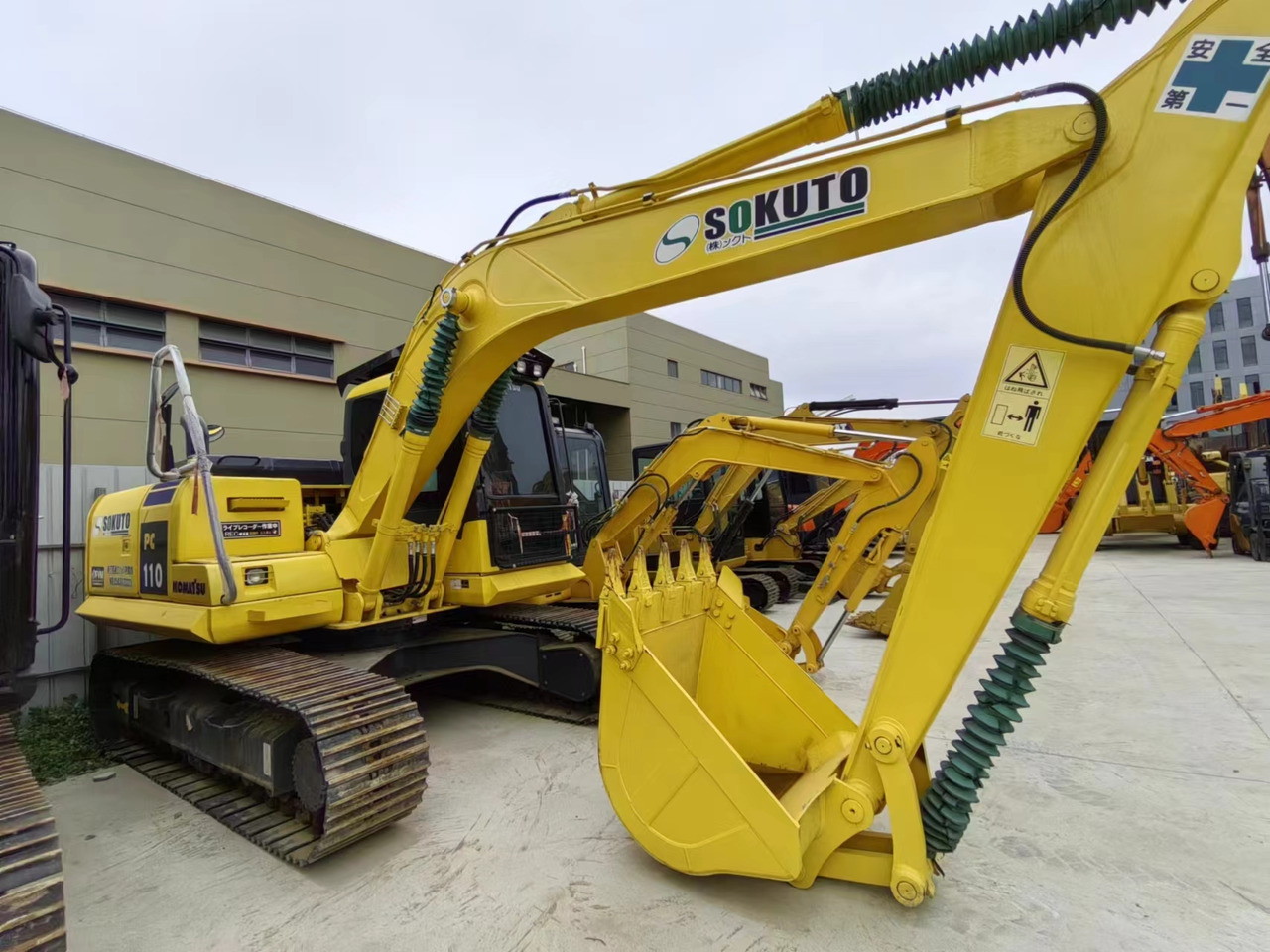 KOMATSU PC110-7 - Telakaivukone: kuva KOMATSU PC110-7 - Telakaivukone KOMATSU PC110-7 - Telakaivukone: kuva KOMATSU PC110-7 - Telakaivukone