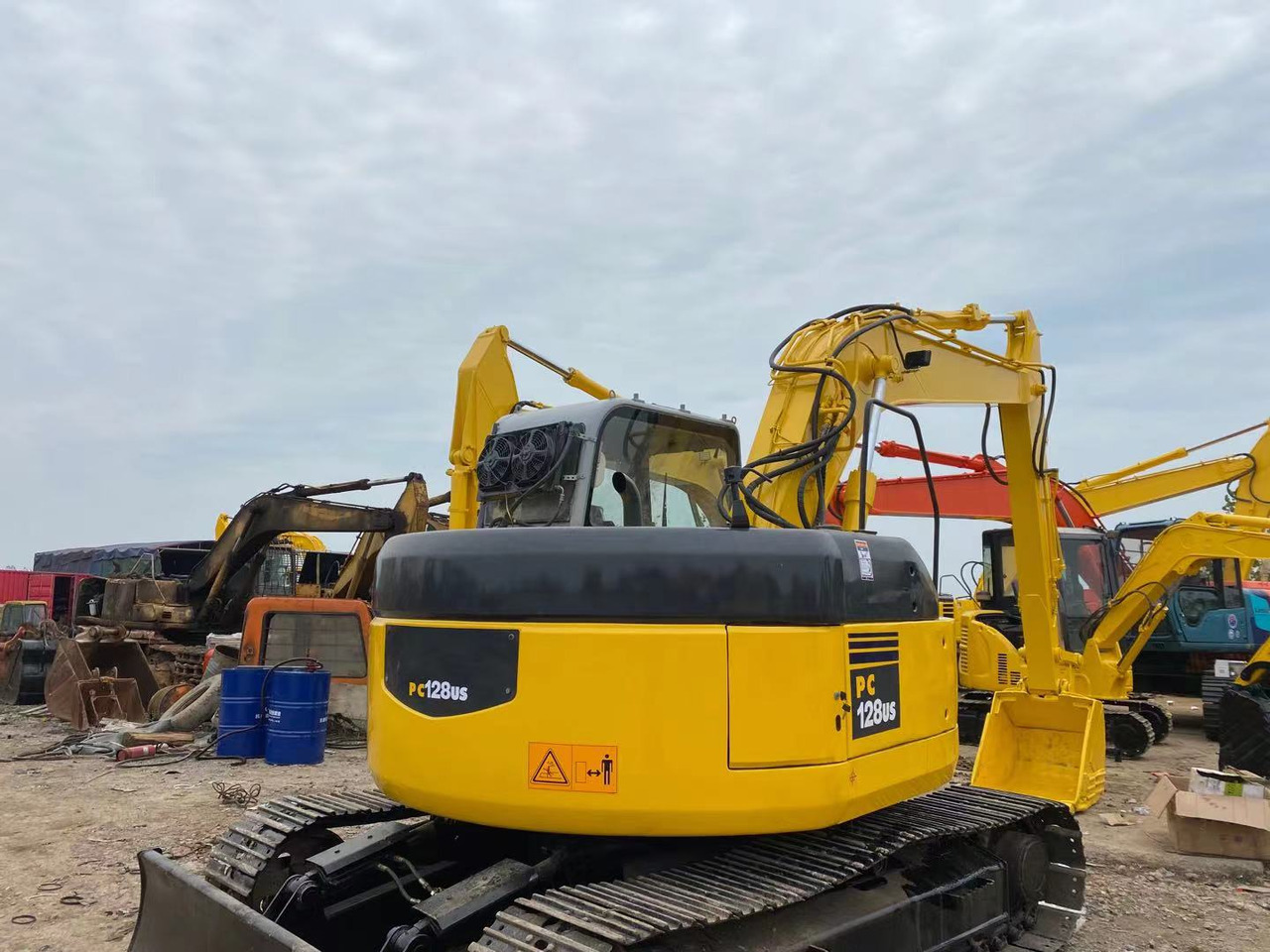 KOMATSU PC128US - Telakaivukone: kuva KOMATSU PC128US - Telakaivukone KOMATSU PC128US - Telakaivukone: kuva KOMATSU PC128US - Telakaivukone