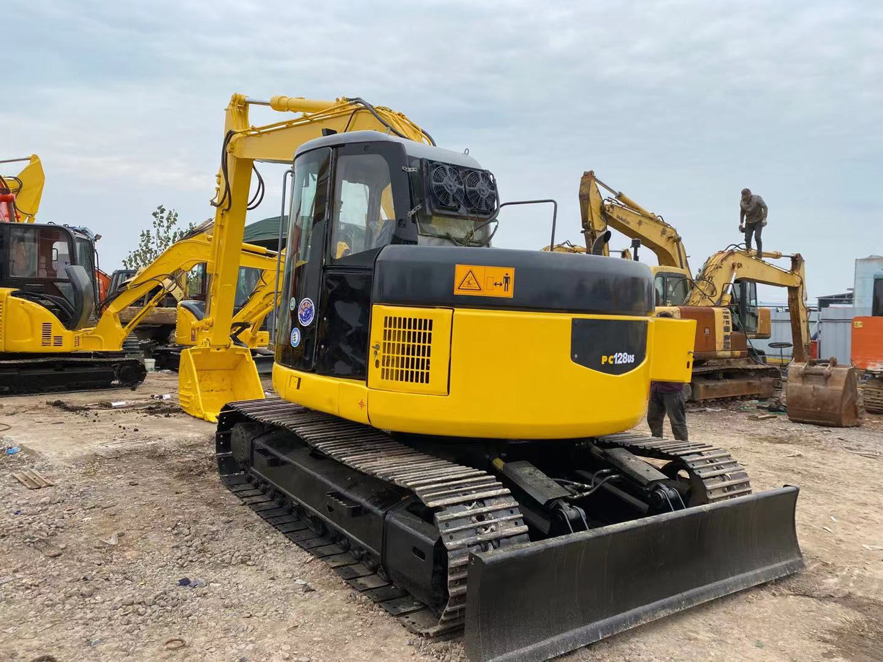 KOMATSU PC128US - Telakaivukone: kuva KOMATSU PC128US - Telakaivukone KOMATSU PC128US - Telakaivukone: kuva KOMATSU PC128US - Telakaivukone