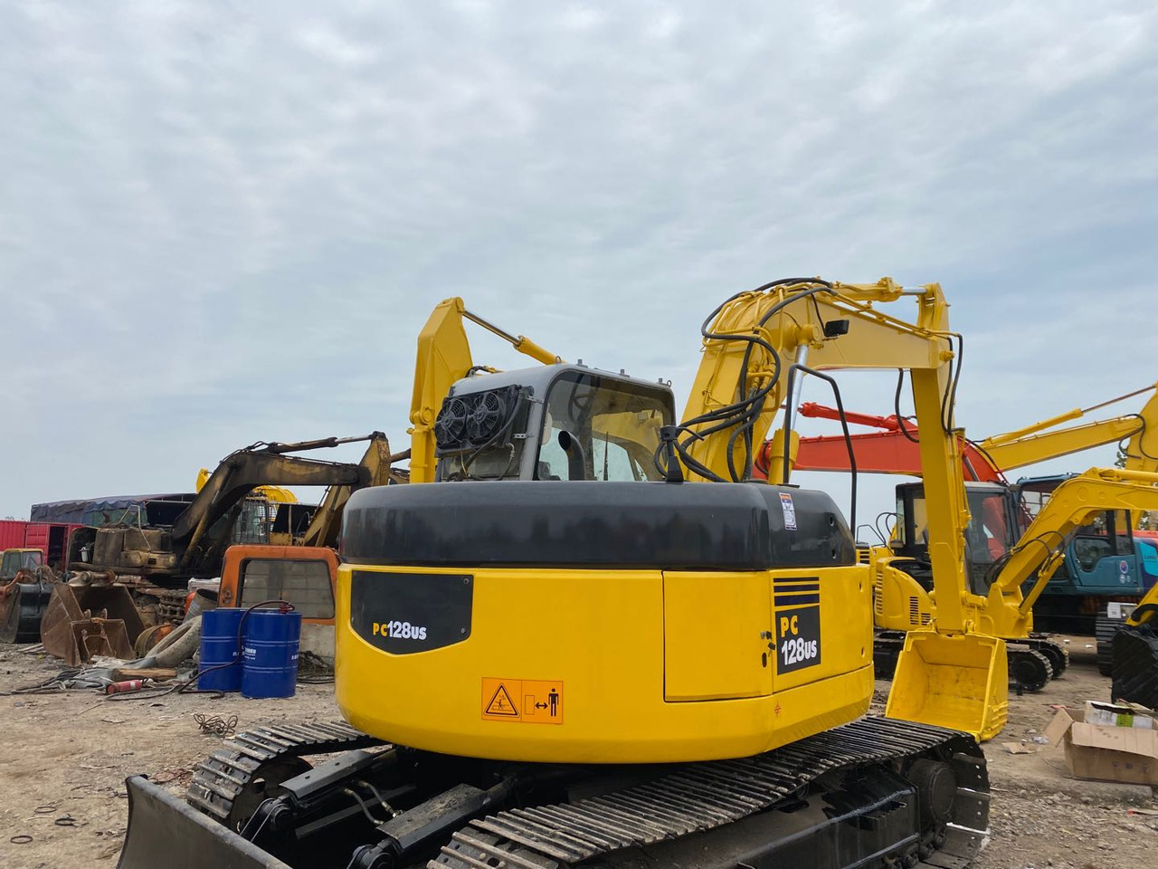 KOMATSU PC128US - Telakaivukone: kuva KOMATSU PC128US - Telakaivukone KOMATSU PC128US - Telakaivukone: kuva KOMATSU PC128US - Telakaivukone
