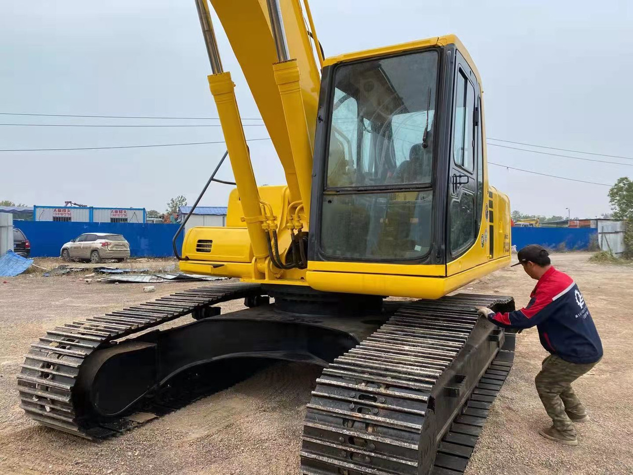 KOMATSU PC220-6 - Telakaivukone: kuva KOMATSU PC220-6 - Telakaivukone KOMATSU PC220-6 - Telakaivukone: kuva KOMATSU PC220-6 - Telakaivukone