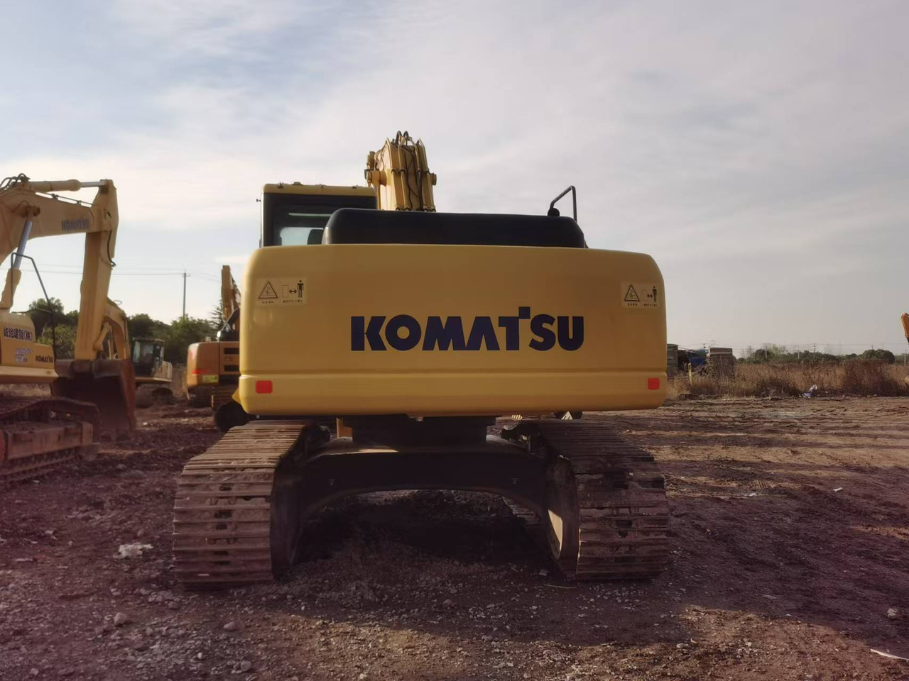 KOMATSU PC300-7 - Telakaivukone: kuva KOMATSU PC300-7 - Telakaivukone KOMATSU PC300-7 - Telakaivukone: kuva KOMATSU PC300-7 - Telakaivukone