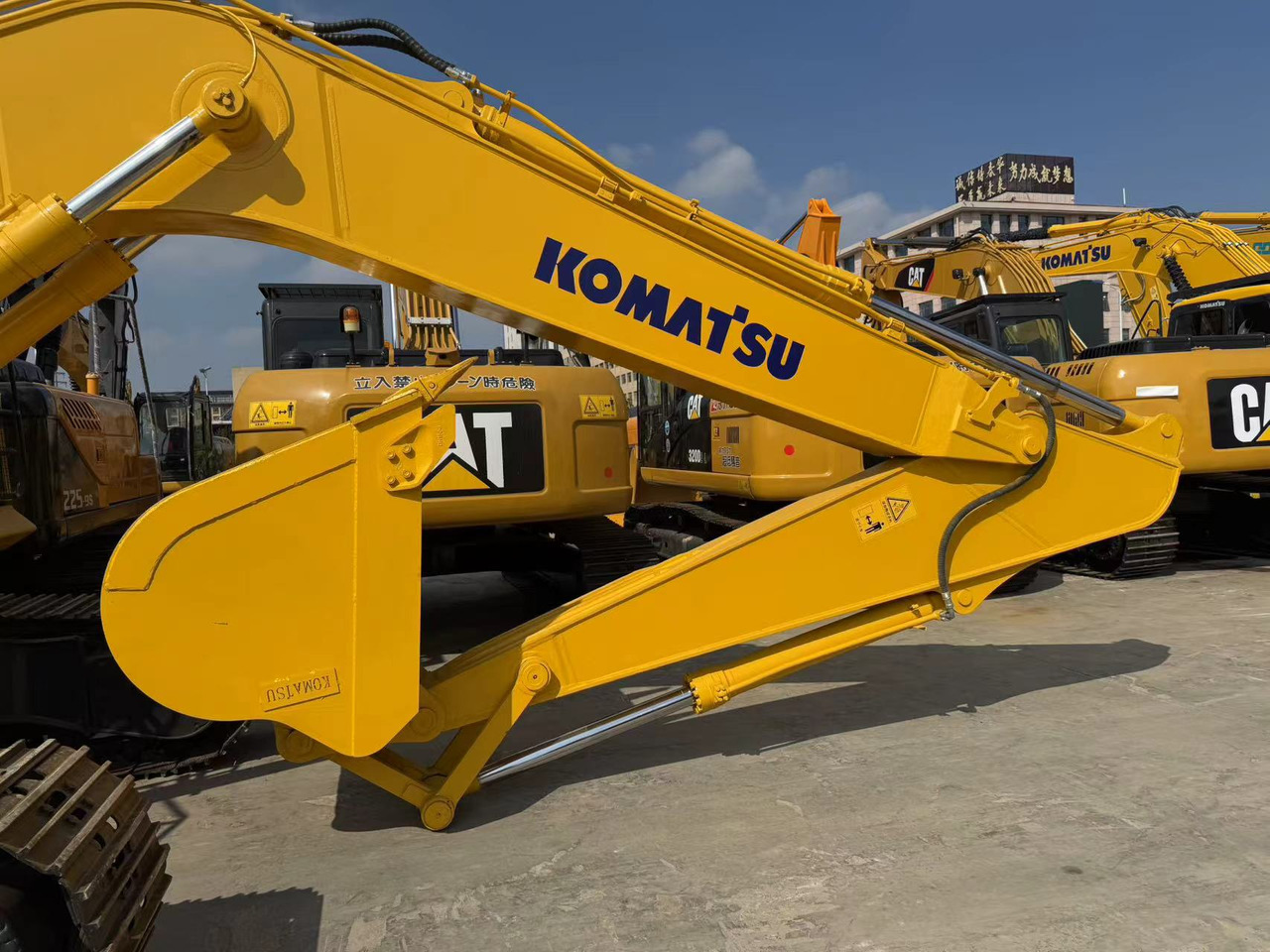 KOMATSU PC300-8 - Telakaivukone: kuva KOMATSU PC300-8 - Telakaivukone KOMATSU PC300-8 - Telakaivukone: kuva KOMATSU PC300-8 - Telakaivukone