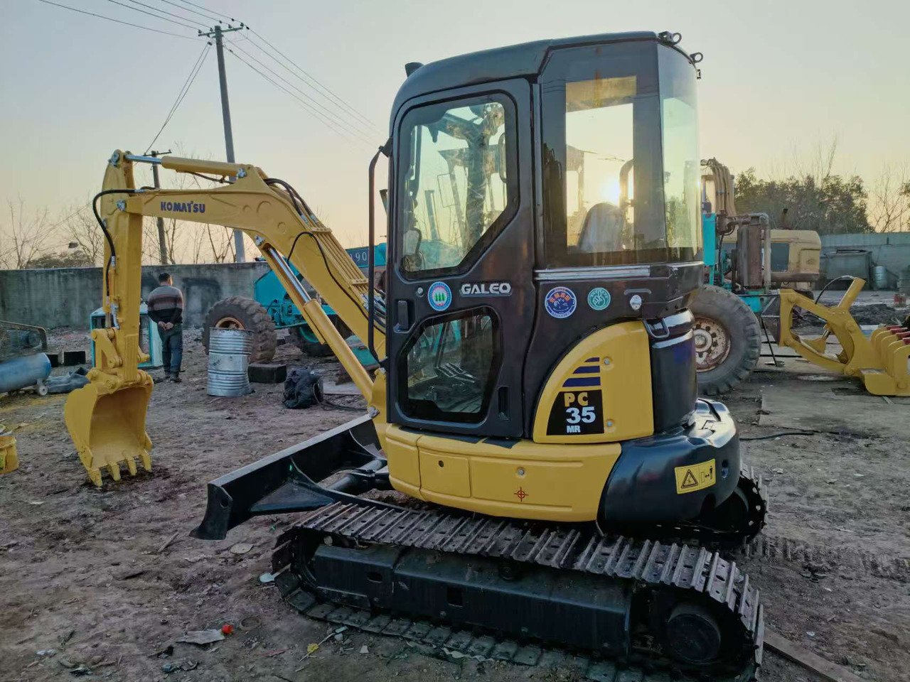 KOMATSU PC35 - Minikuormaaja: kuva KOMATSU PC35 - Minikuormaaja KOMATSU PC35 - Minikuormaaja: kuva KOMATSU PC35 - Minikuormaaja