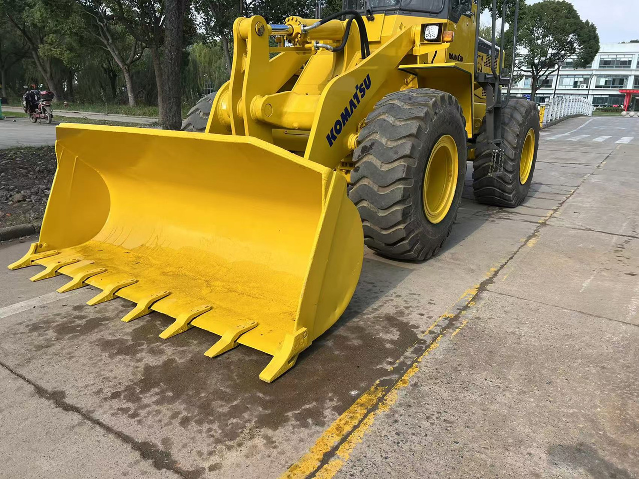 KOMATSU WA320-3 - Pyöräkuormaaja: kuva KOMATSU WA320-3 - Pyöräkuormaaja KOMATSU WA320-3 - Pyöräkuormaaja: kuva KOMATSU WA320-3 - Pyöräkuormaaja