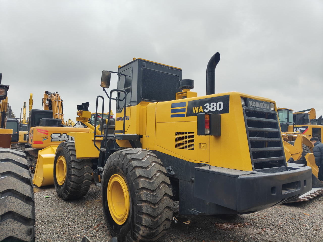 KOMATSU WA380-3 - Pyöräkuormaaja: kuva KOMATSU WA380-3 - Pyöräkuormaaja KOMATSU WA380-3 - Pyöräkuormaaja: kuva KOMATSU WA380-3 - Pyöräkuormaaja