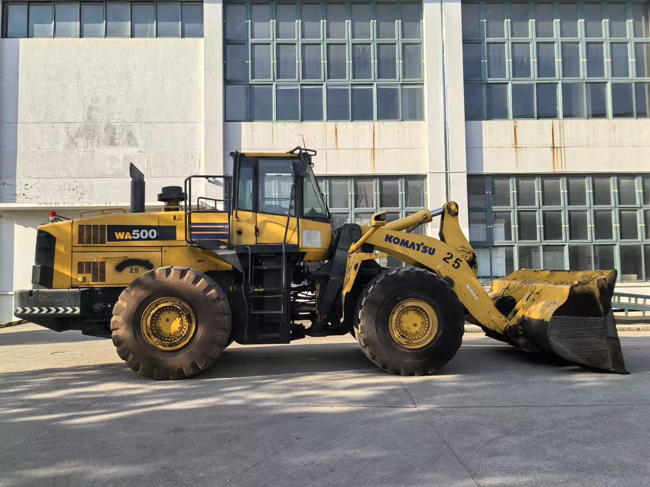 KOMATSU WA500-6 - Pyöräkuormaaja: kuva KOMATSU WA500-6 - Pyöräkuormaaja KOMATSU WA500-6 - Pyöräkuormaaja: kuva KOMATSU WA500-6 - Pyöräkuormaaja
