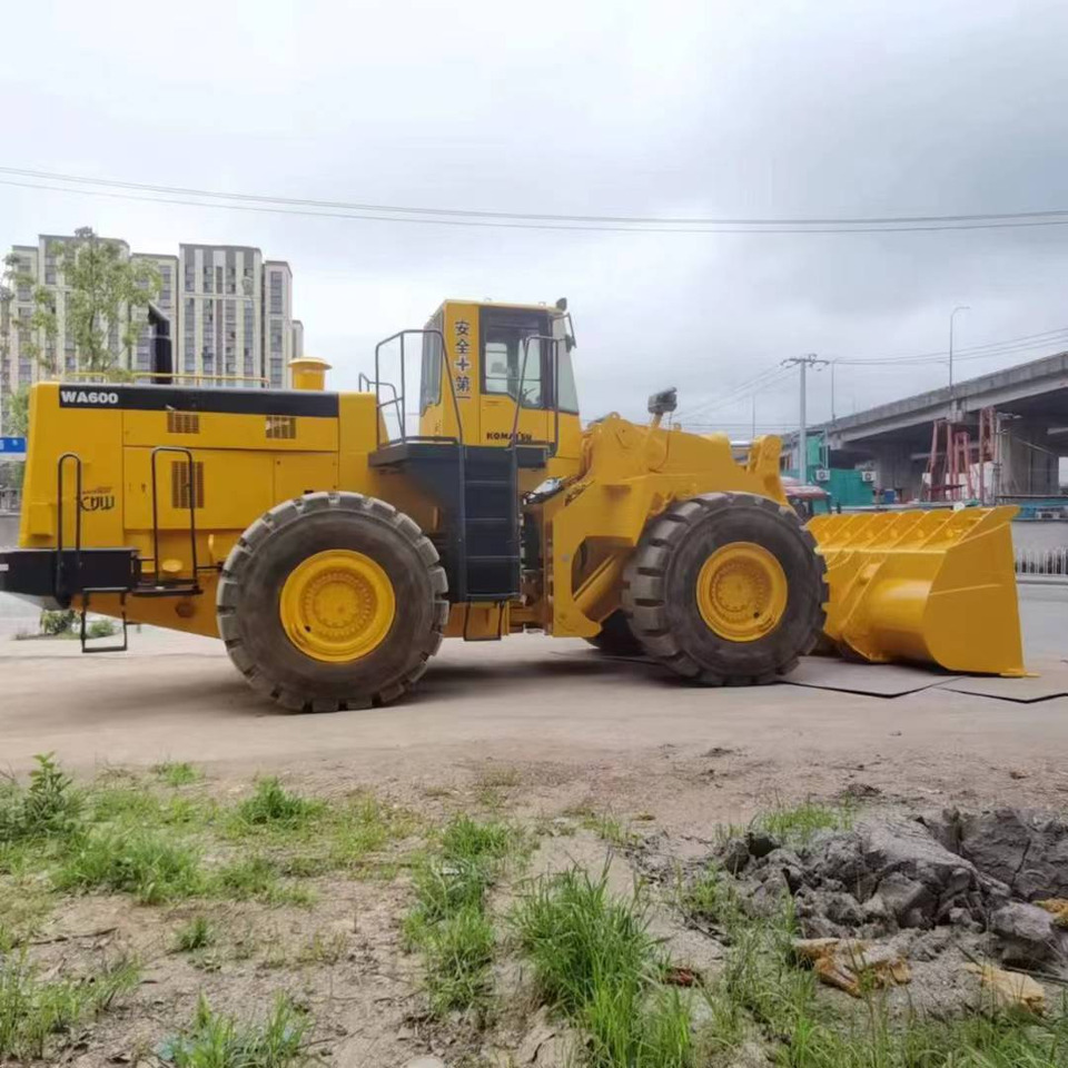 KOMATSU WA600-3 - Pyöräkuormaaja: kuva KOMATSU WA600-3 - Pyöräkuormaaja KOMATSU WA600-3 - Pyöräkuormaaja: kuva KOMATSU WA600-3 - Pyöräkuormaaja
