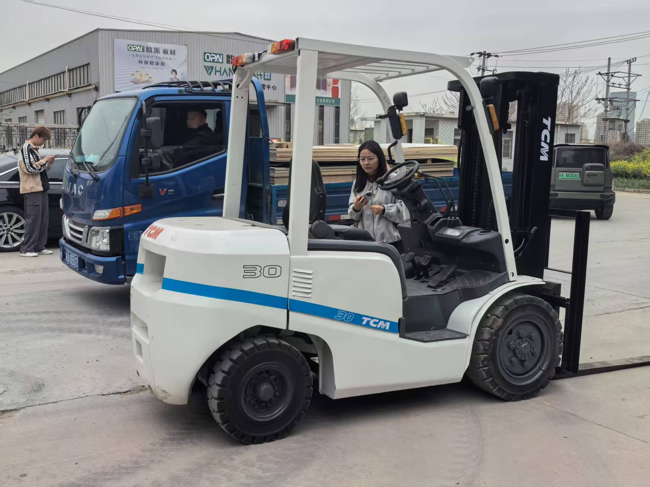 TCM FD30 - Dieseltrukki: kuva TCM FD30 - Dieseltrukki TCM FD30 - Dieseltrukki: kuva TCM FD30 - Dieseltrukki