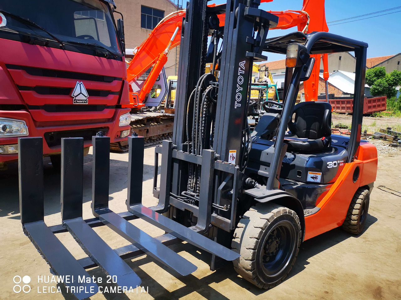 TOYOTA 3-ton - Dieseltrukki: kuva TOYOTA 3-ton - Dieseltrukki TOYOTA 3-ton - Dieseltrukki: kuva TOYOTA 3-ton - Dieseltrukki