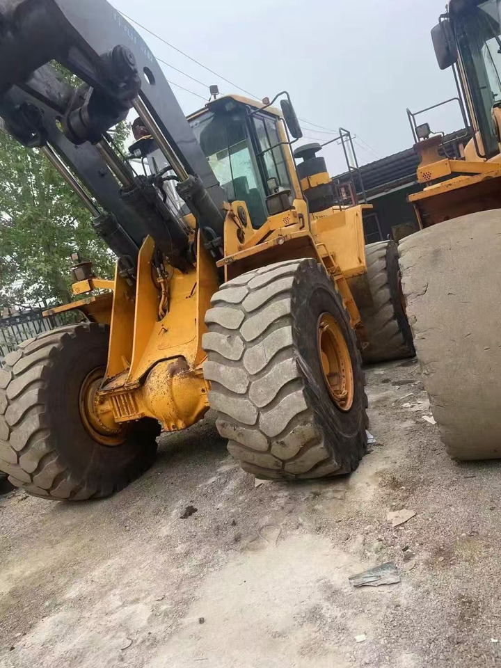 VOLVO L220F - Pyöräkuormaaja: kuva VOLVO L220F - Pyöräkuormaaja VOLVO L220F - Pyöräkuormaaja: kuva VOLVO L220F - Pyöräkuormaaja