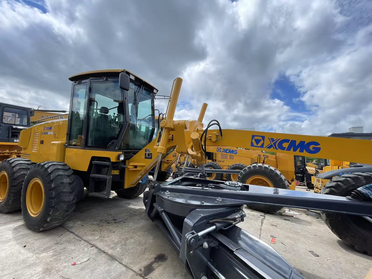 XCMG GR1803 - Tiehöylä: kuva XCMG GR1803 - Tiehöylä XCMG GR1803 - Tiehöylä: kuva XCMG GR1803 - Tiehöylä