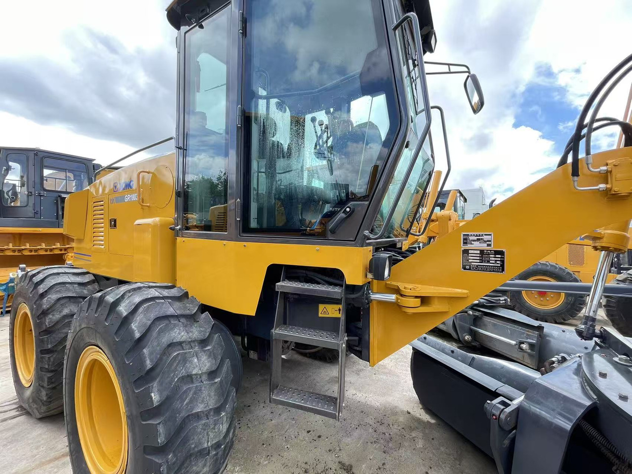 XCMG GR1803 - Tiehöylä: kuva XCMG GR1803 - Tiehöylä XCMG GR1803 - Tiehöylä: kuva XCMG GR1803 - Tiehöylä