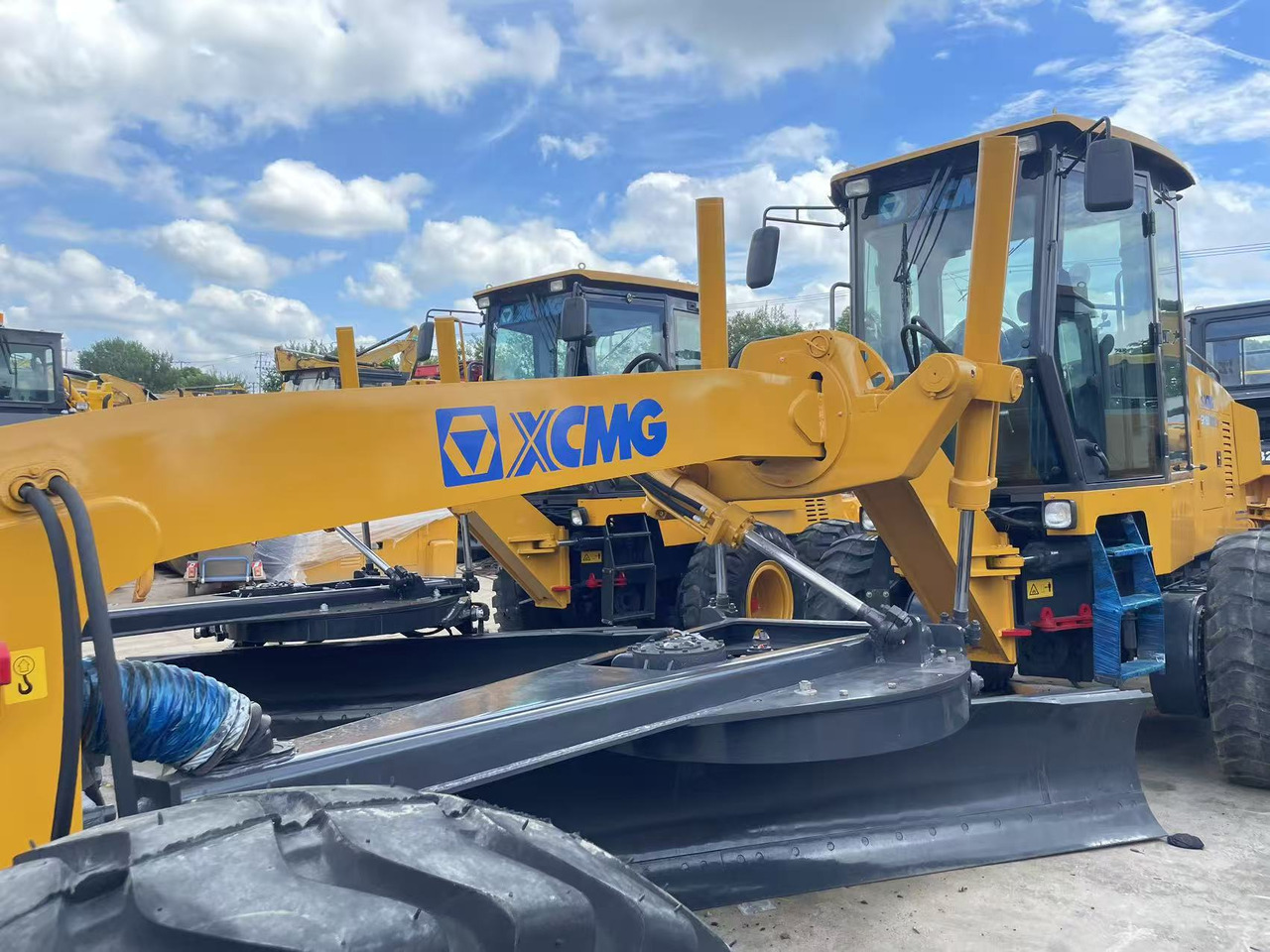 XCMG GR1803 - Tiehöylä: kuva XCMG GR1803 - Tiehöylä XCMG GR1803 - Tiehöylä: kuva XCMG GR1803 - Tiehöylä