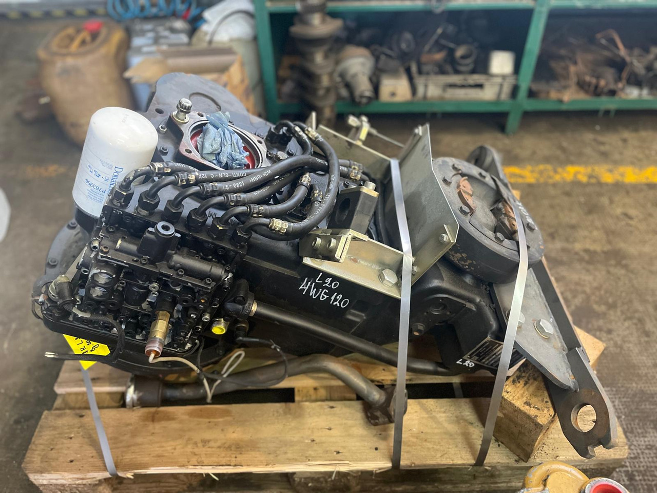 ZF 4WG120 z Ładowarki O&K L20 - Vaihdelaatikko - Kuormaaja: kuva ZF 4WG120 z Ładowarki O&K L20 - Vaihdelaatikko - Kuormaaja ZF 4WG120 z Ładowarki O&K L20 - Vaihdelaatikko - Kuormaaja: kuva ZF 4WG120 z Ładowarki O&K L20 - Vaihdelaatikko - Kuormaaja