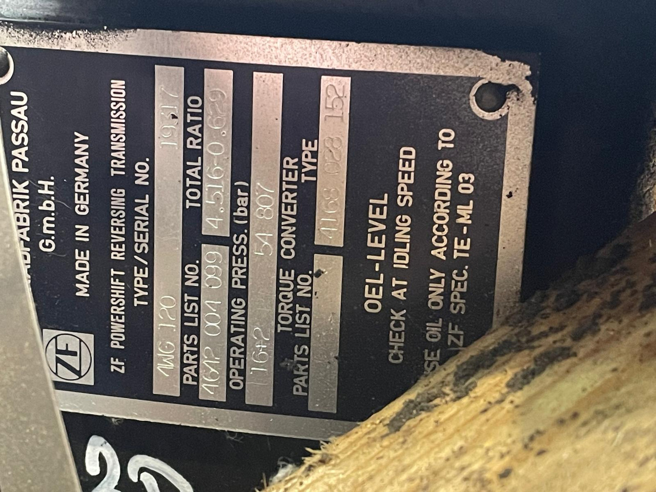 ZF 4WG120 z Ładowarki O&K L20 - Vaihdelaatikko - Kuormaaja: kuva ZF 4WG120 z Ładowarki O&K L20 - Vaihdelaatikko - Kuormaaja ZF 4WG120 z Ładowarki O&K L20 - Vaihdelaatikko - Kuormaaja: kuva ZF 4WG120 z Ładowarki O&K L20 - Vaihdelaatikko - Kuormaaja