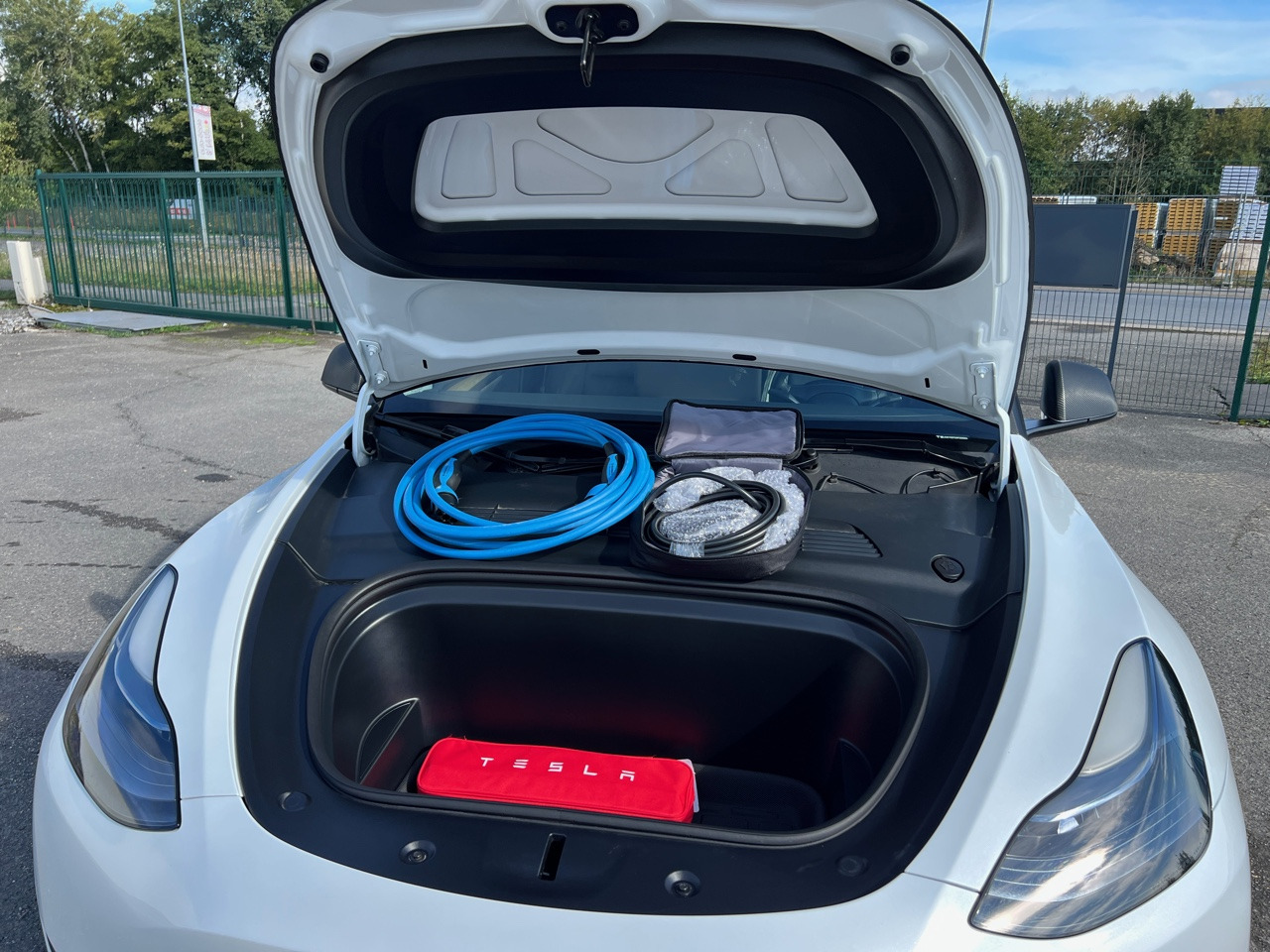 TESLA Model Y – Autopilot – Covering Carbon – Jante 20” - Maasturi/ Katumaasturi: kuva TESLA Model Y – Autopilot – Covering Carbon – Jante 20” - Maasturi/ Katumaasturi TESLA Model Y – Autopilot – Covering Carbon – Jante 20” - Maasturi/ Katumaasturi: kuva TESLA Model Y – Autopilot – Covering Carbon – Jante 20” - Maasturi/ Katumaasturi