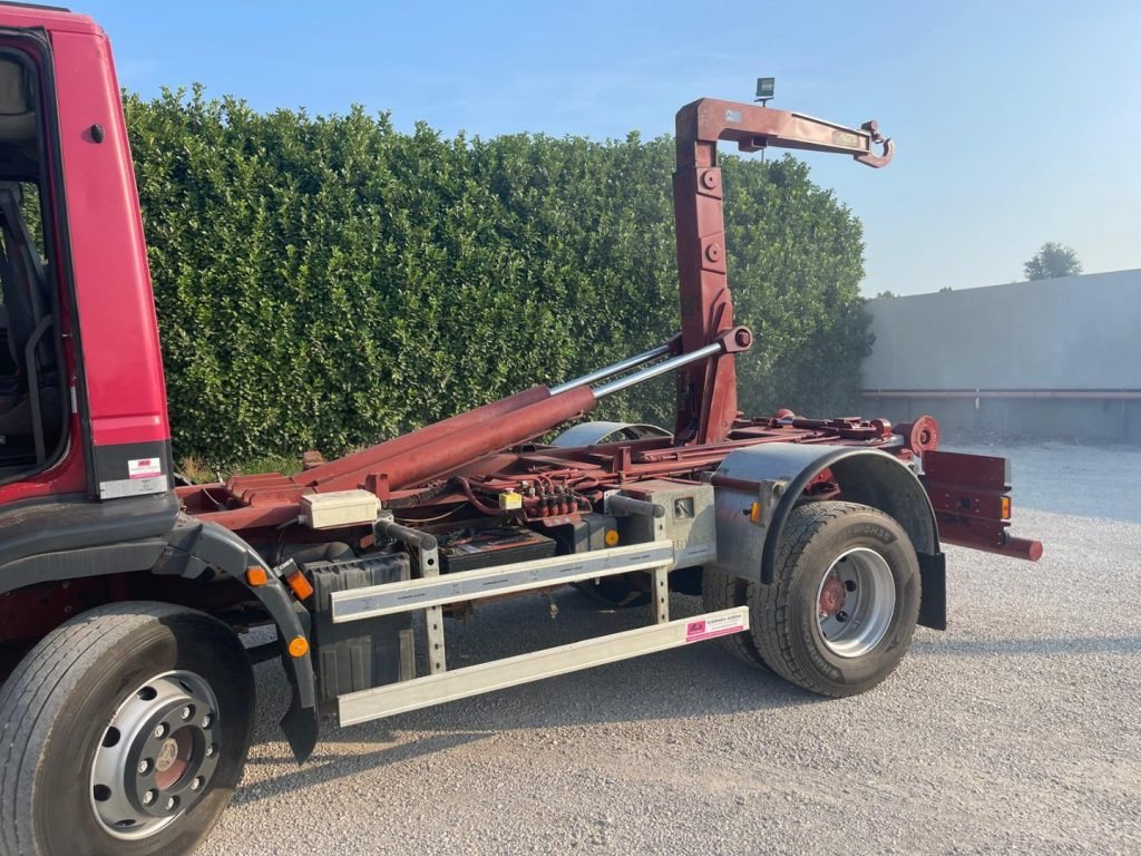 FIAT IVECO EUROCARGO 150E23 - Koukkulava kuorma-auto: kuva FIAT IVECO EUROCARGO 150E23 - Koukkulava kuorma-auto FIAT IVECO EUROCARGO 150E23 - Koukkulava kuorma-auto: kuva FIAT IVECO EUROCARGO 150E23 - Koukkulava kuorma-auto