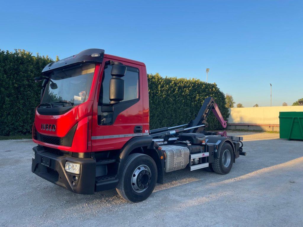 IVECO EUROCARGO 160E32 CON SCARRABILE NUOVO - Koukkulava kuorma-auto: kuva IVECO EUROCARGO 160E32 CON SCARRABILE NUOVO - Koukkulava kuorma-auto IVECO EUROCARGO 160E32 CON SCARRABILE NUOVO - Koukkulava kuorma-auto: kuva IVECO EUROCARGO 160E32 CON SCARRABILE NUOVO - Koukkulava kuorma-auto