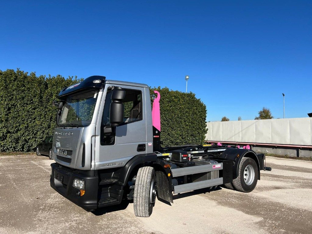 IVECO EUROCARGO 180EL28 SCARRABILE - Koukkulava kuorma-auto: kuva IVECO EUROCARGO 180EL28 SCARRABILE - Koukkulava kuorma-auto IVECO EUROCARGO 180EL28 SCARRABILE - Koukkulava kuorma-auto: kuva IVECO EUROCARGO 180EL28 SCARRABILE - Koukkulava kuorma-auto