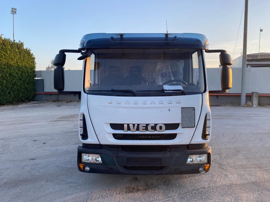 IVECO EUROCARGO 80 E18 CON IMPIANTO SCARRABILE NUO - Koukkulava kuorma-auto: kuva IVECO EUROCARGO 80 E18 CON IMPIANTO SCARRABILE NUO - Koukkulava kuorma-auto IVECO EUROCARGO 80 E18 CON IMPIANTO SCARRABILE NUO - Koukkulava kuorma-auto: kuva IVECO EUROCARGO 80 E18 CON IMPIANTO SCARRABILE NUO - Koukkulava kuorma-auto
