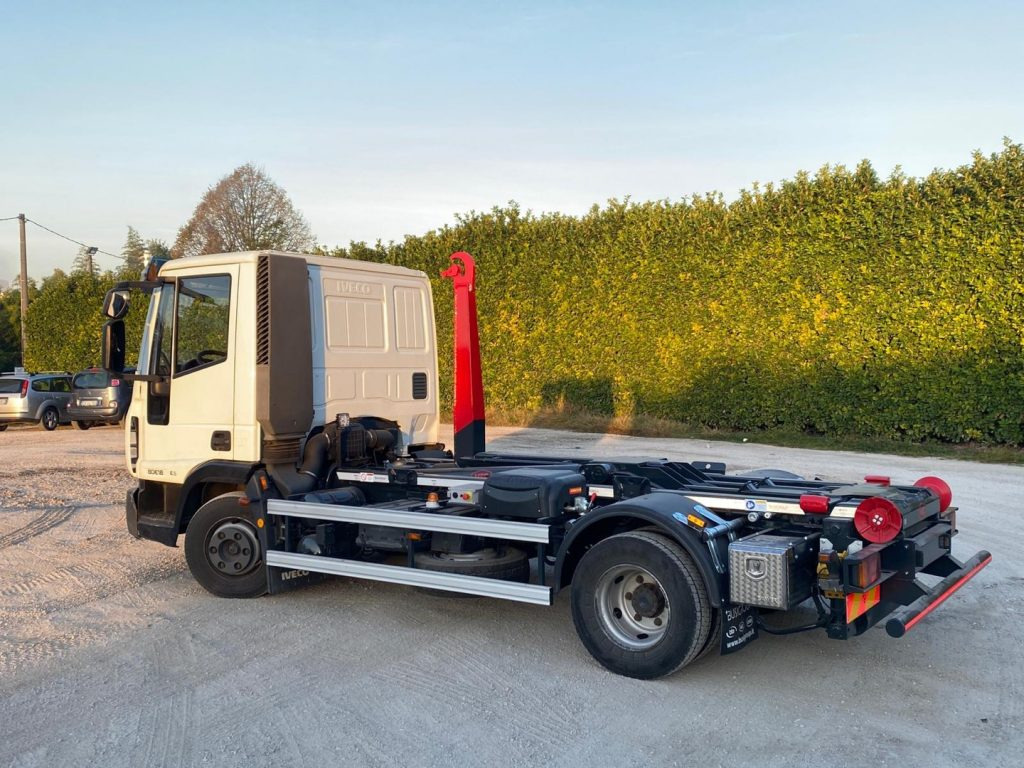 IVECO EUROCARGO 80 E18 CON IMPIANTO SCARRABILE NUO - Koukkulava kuorma-auto: kuva IVECO EUROCARGO 80 E18 CON IMPIANTO SCARRABILE NUO - Koukkulava kuorma-auto IVECO EUROCARGO 80 E18 CON IMPIANTO SCARRABILE NUO - Koukkulava kuorma-auto: kuva IVECO EUROCARGO 80 E18 CON IMPIANTO SCARRABILE NUO - Koukkulava kuorma-auto