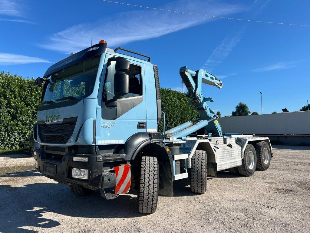 IVECO TRAKKER 450 SCARRABILE - Koukkulava kuorma-auto: kuva IVECO TRAKKER 450 SCARRABILE - Koukkulava kuorma-auto IVECO TRAKKER 450 SCARRABILE - Koukkulava kuorma-auto: kuva IVECO TRAKKER 450 SCARRABILE - Koukkulava kuorma-auto