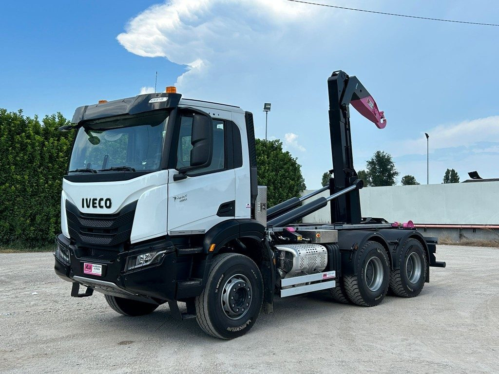 IVECO TRAKKER T-WAY AD380T NUOVO SCARRABILE - Koukkulava kuorma-auto: kuva IVECO TRAKKER T-WAY AD380T NUOVO SCARRABILE - Koukkulava kuorma-auto IVECO TRAKKER T-WAY AD380T NUOVO SCARRABILE - Koukkulava kuorma-auto: kuva IVECO TRAKKER T-WAY AD380T NUOVO SCARRABILE - Koukkulava kuorma-auto