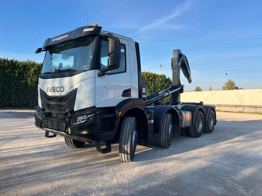 IVECO TRAKKER T-WAY AD500 NUOVO SCARRABILE - Koukkulava kuorma-auto: kuva IVECO TRAKKER T-WAY AD500 NUOVO SCARRABILE - Koukkulava kuorma-auto IVECO TRAKKER T-WAY AD500 NUOVO SCARRABILE - Koukkulava kuorma-auto: kuva IVECO TRAKKER T-WAY AD500 NUOVO SCARRABILE - Koukkulava kuorma-auto