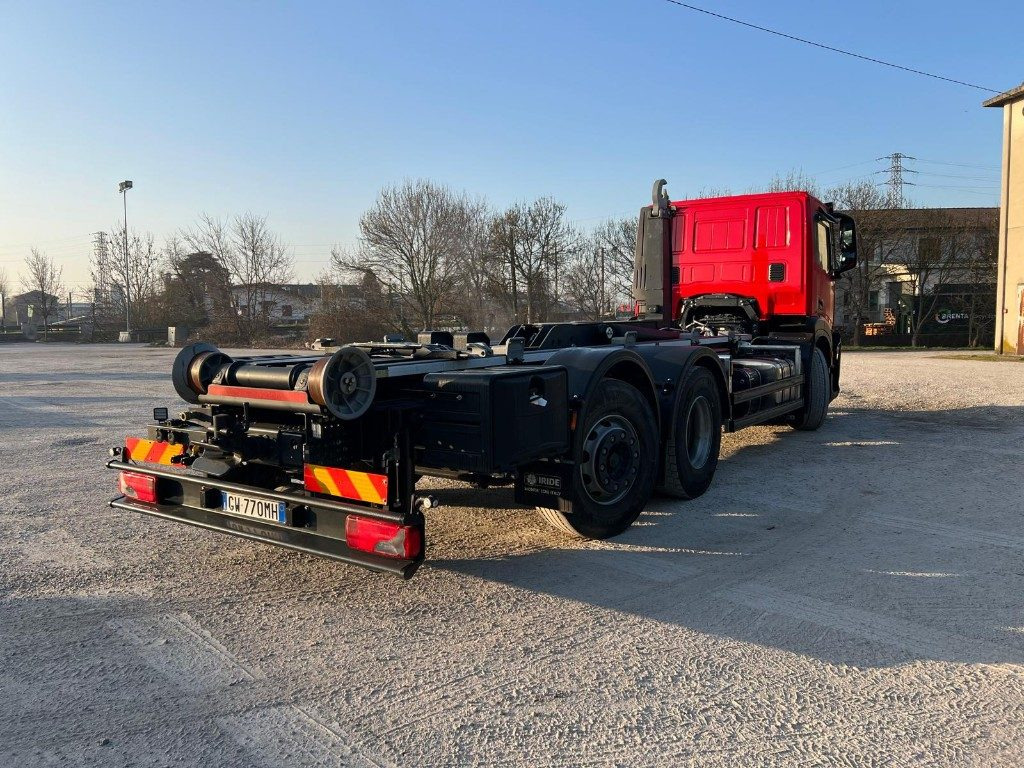 IVECO X-WAY AD260 NUOVO TARGATO SCARRABILE - Koukkulava kuorma-auto: kuva IVECO X-WAY AD260 NUOVO TARGATO SCARRABILE - Koukkulava kuorma-auto IVECO X-WAY AD260 NUOVO TARGATO SCARRABILE - Koukkulava kuorma-auto: kuva IVECO X-WAY AD260 NUOVO TARGATO SCARRABILE - Koukkulava kuorma-auto