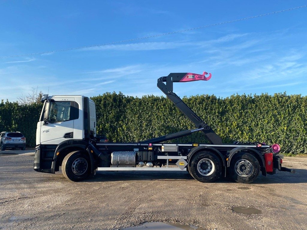 IVECO X-WAY AD280X48 NUOVO SCARRABILE PASSO 4500 - Koukkulava kuorma-auto: kuva IVECO X-WAY AD280X48 NUOVO SCARRABILE PASSO 4500 - Koukkulava kuorma-auto IVECO X-WAY AD280X48 NUOVO SCARRABILE PASSO 4500 - Koukkulava kuorma-auto: kuva IVECO X-WAY AD280X48 NUOVO SCARRABILE PASSO 4500 - Koukkulava kuorma-auto