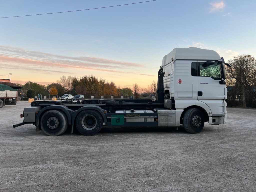 MAN TGX 26.480 USATO SCARRABILE - Koukkulava kuorma-auto: kuva MAN TGX 26.480 USATO SCARRABILE - Koukkulava kuorma-auto MAN TGX 26.480 USATO SCARRABILE - Koukkulava kuorma-auto: kuva MAN TGX 26.480 USATO SCARRABILE - Koukkulava kuorma-auto