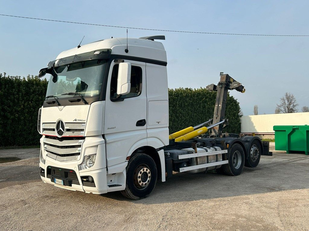 MERCEDES ACTROS 25.51 SCARRABILE - Koukkulava kuorma-auto: kuva  MERCEDES ACTROS 25.51 SCARRABILE - Koukkulava kuorma-auto MERCEDES ACTROS 25.51 SCARRABILE - Koukkulava kuorma-auto: kuva  MERCEDES ACTROS 25.51 SCARRABILE - Koukkulava kuorma-auto