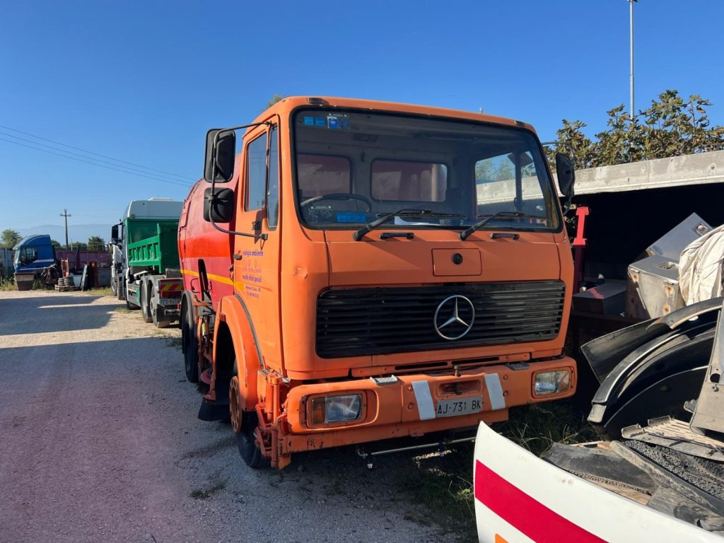 MERCEDES-BENZ MERCEDES AUTOSPAZZATRICE USATA - Lakaisuauto: kuva MERCEDES-BENZ MERCEDES AUTOSPAZZATRICE USATA - Lakaisuauto MERCEDES-BENZ MERCEDES AUTOSPAZZATRICE USATA - Lakaisuauto: kuva MERCEDES-BENZ MERCEDES AUTOSPAZZATRICE USATA - Lakaisuauto