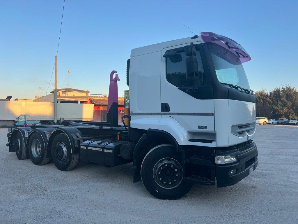 RENAULT 420 USATO SCARRABILE 8X2 - Koukkulava kuorma-auto: kuva RENAULT 420 USATO SCARRABILE 8X2 - Koukkulava kuorma-auto RENAULT 420 USATO SCARRABILE 8X2 - Koukkulava kuorma-auto: kuva RENAULT 420 USATO SCARRABILE 8X2 - Koukkulava kuorma-auto