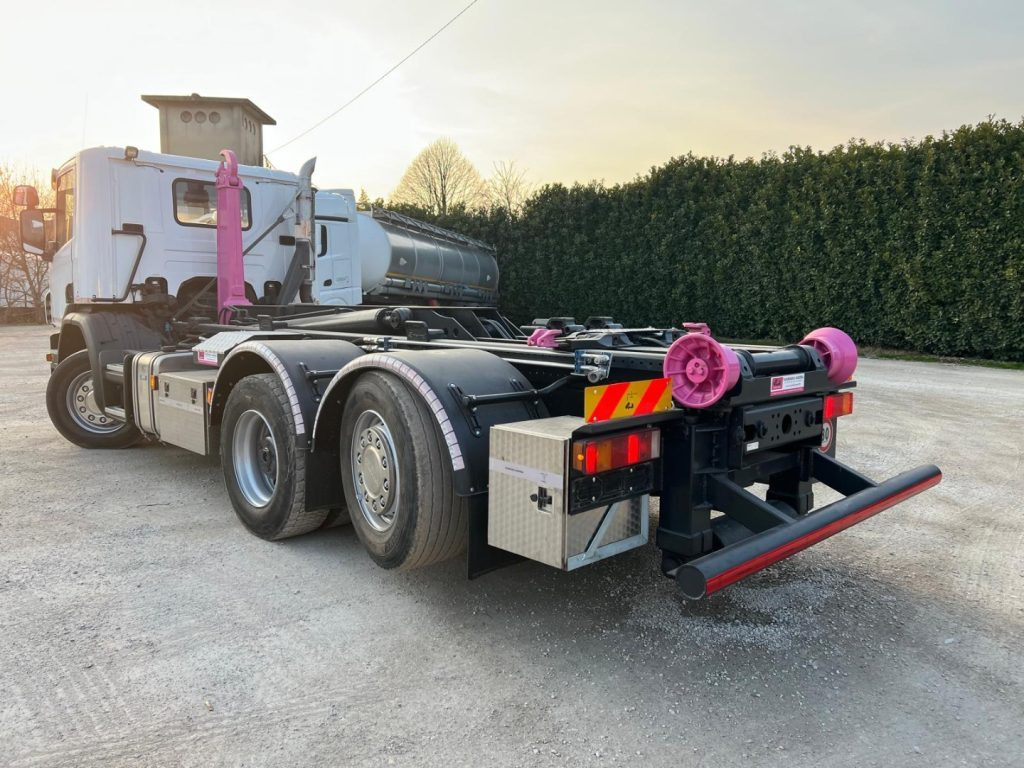 SCANIA P410 SCARRABILE CON RIDUTTORE AI MOZZI - Koukkulava kuorma-auto: kuva SCANIA P410 SCARRABILE CON RIDUTTORE AI MOZZI - Koukkulava kuorma-auto SCANIA P410 SCARRABILE CON RIDUTTORE AI MOZZI - Koukkulava kuorma-auto: kuva SCANIA P410 SCARRABILE CON RIDUTTORE AI MOZZI - Koukkulava kuorma-auto
